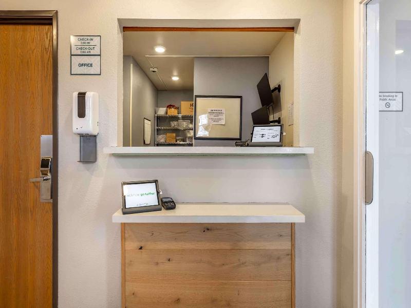 Woodspring Suites Wichita North image