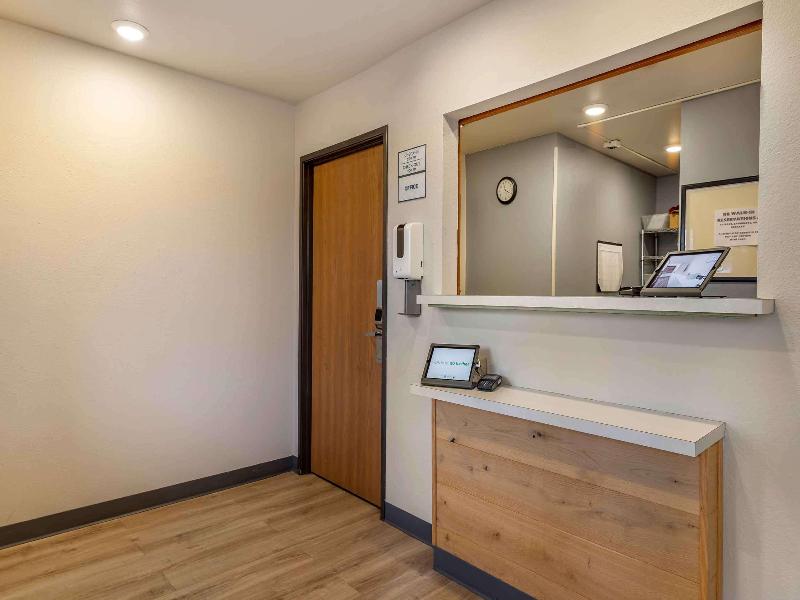 Woodspring Suites Wichita North image