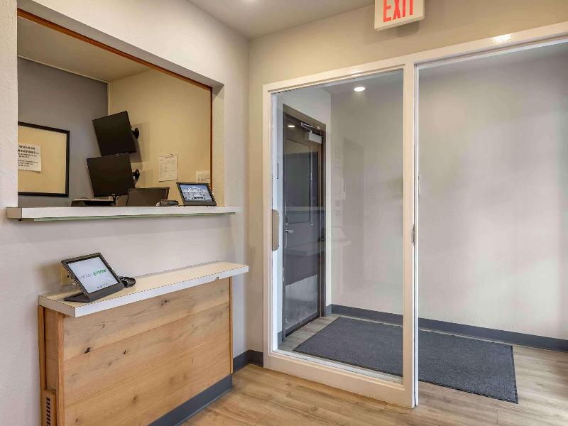 Woodspring Suites Wichita North image