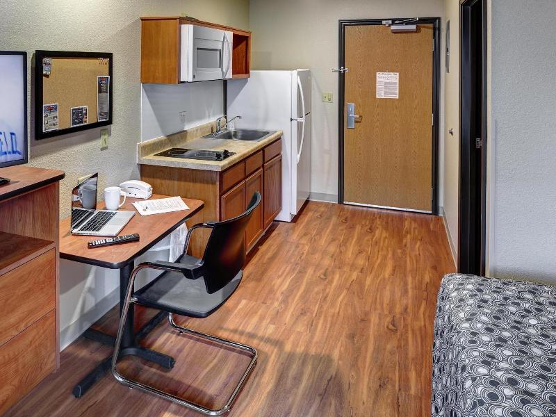 Woodspring Suites Wichita North image