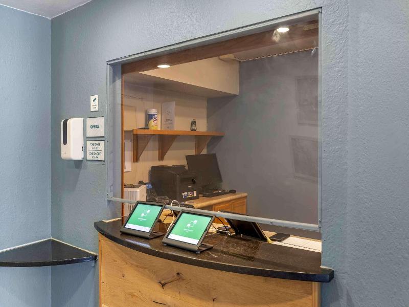 Woodspring Suites Shreveport Airport image