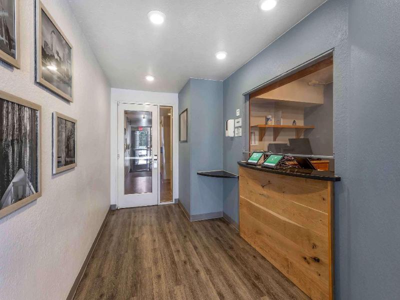 Woodspring Suites Shreveport Airport image
