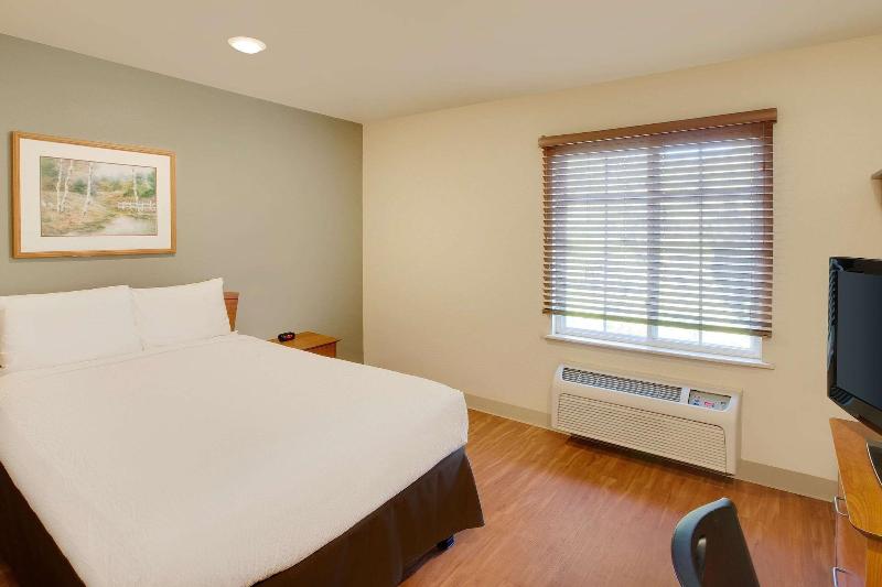 Woodspring Suites Shreveport Airport image