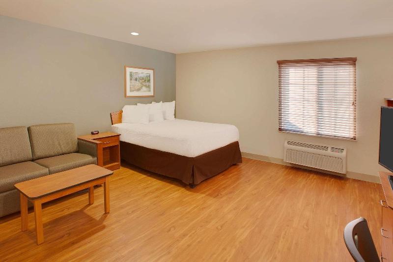 Woodspring Suites Shreveport Airport image