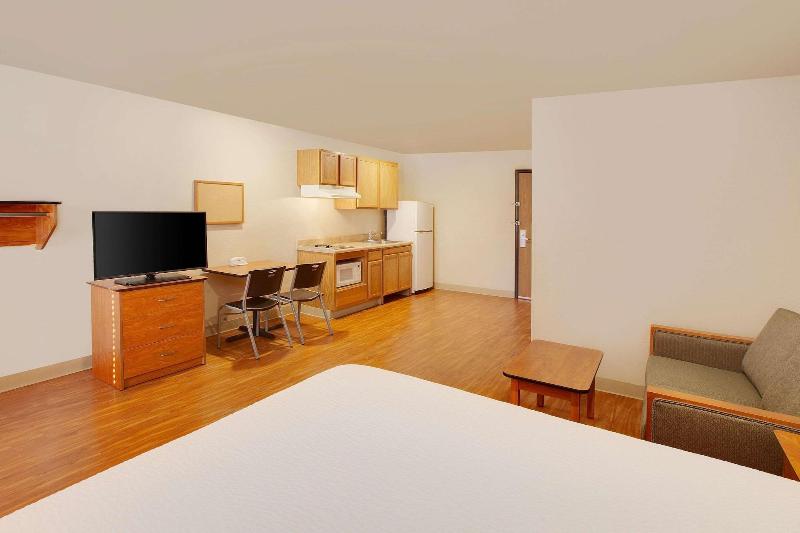 Woodspring Suites Shreveport Airport image