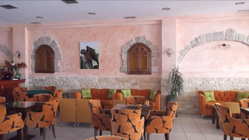 Hotel Papagalos