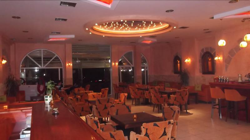 Hotel Papagalos