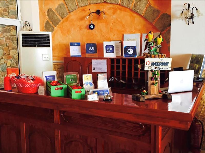 Hotel Papagalos