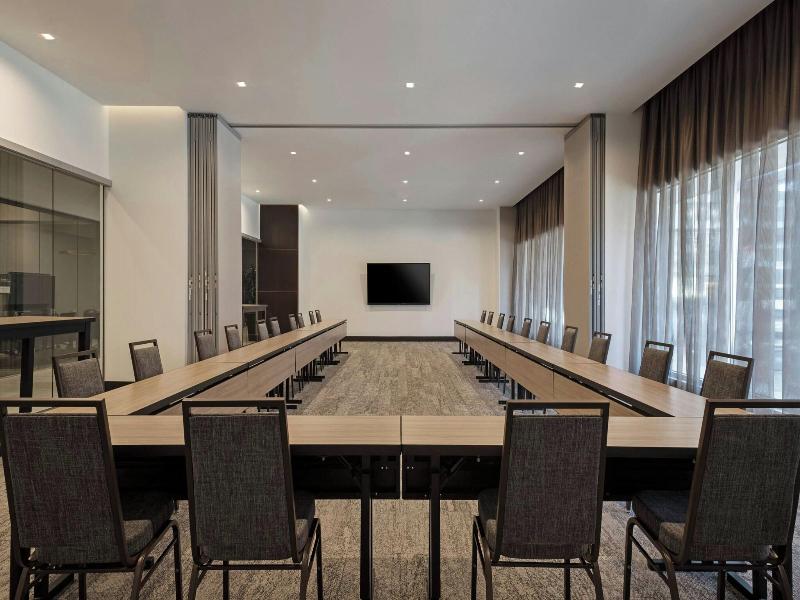 Ac Hotel By Marriott Beverly Hills image