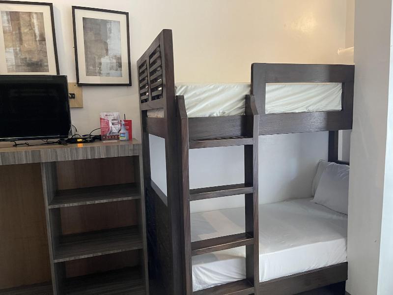 Anton's Loft Designer Resort Pansol image