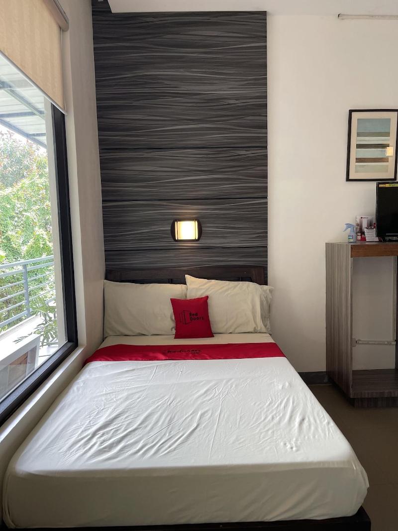 Anton's Loft Designer Resort Pansol image