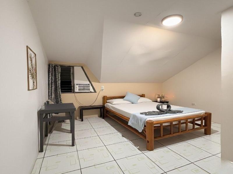 Hotel Sisters Inn  Moalboal image