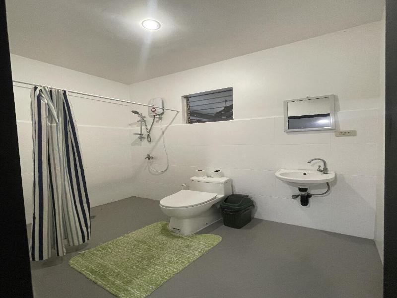 Hotel Sisters Inn  Moalboal image