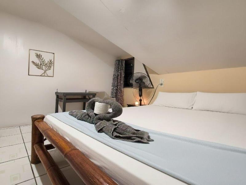 Hotel Sisters Inn  Moalboal image