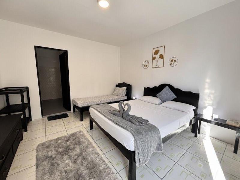 Hotel Sisters Inn  Moalboal image