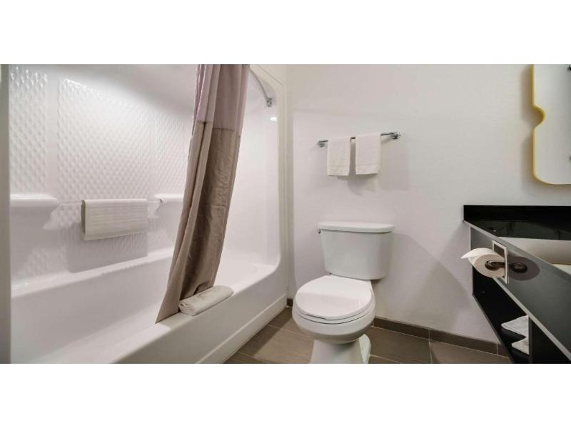 QUADRUPLE Accessible Two Double beds