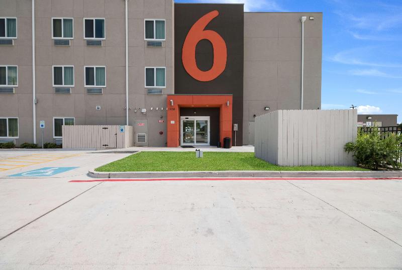 Studio 6 Corpus Christi, Tx  GA — exterior view