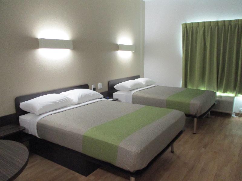 2 Queen Beds | Mobil Access Tub Nsmk Kitchen