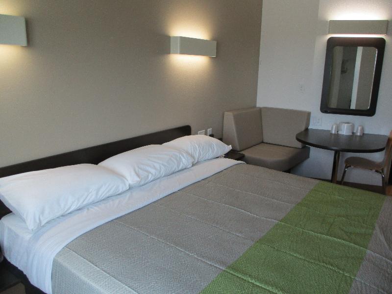 DOUBLE Accessible KING SIZE BED