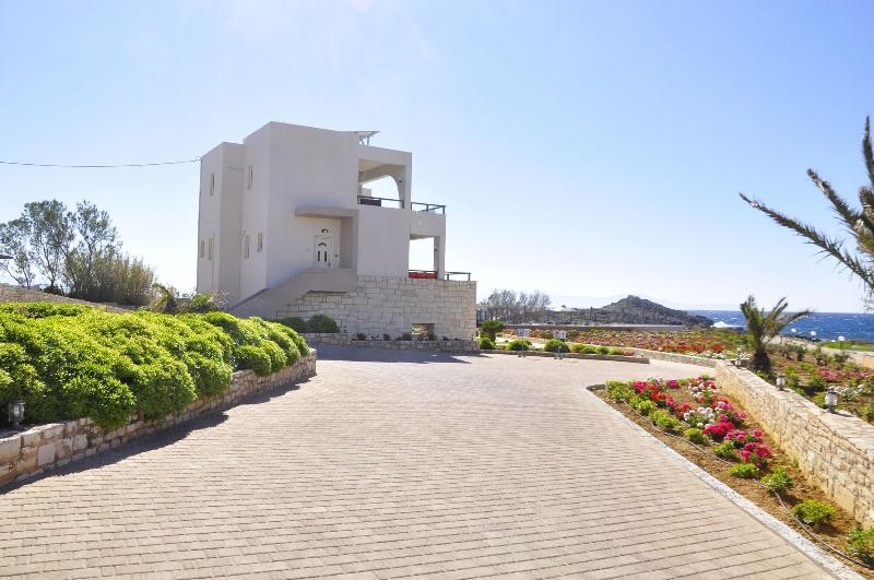 Kavos Hotel — general view