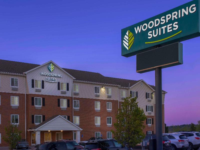 Woodspring Suites Omaha Bellevue image