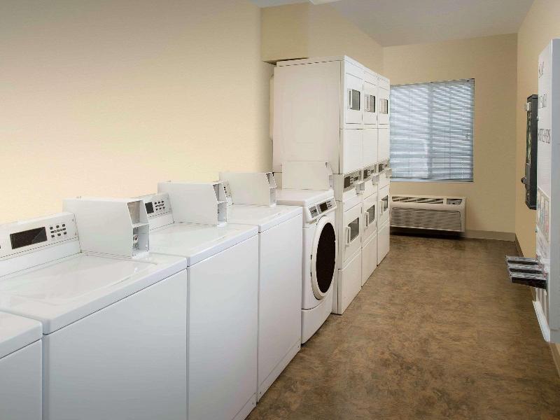 Woodspring Suites Omaha Bellevue image