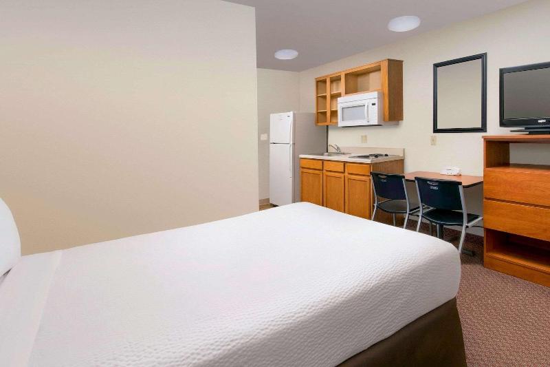 Woodspring Suites Omaha Bellevue image