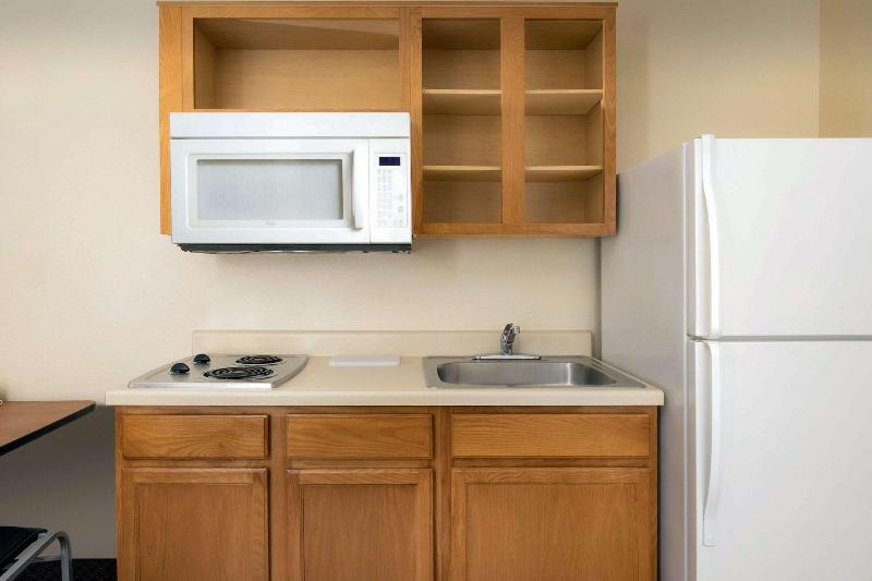 Woodspring Suites Omaha Bellevue image