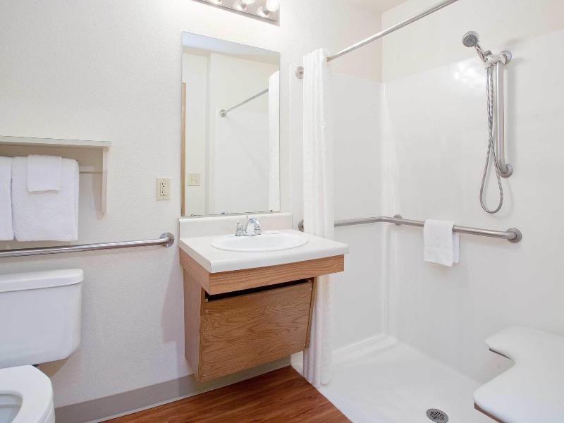 Woodspring Suites Omaha Bellevue image