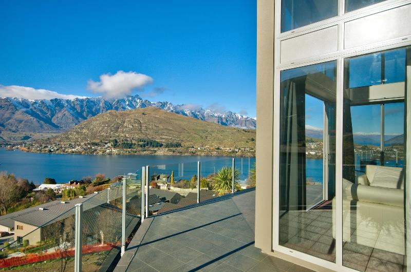 Luxury Lakeside Home - Remarkable View image