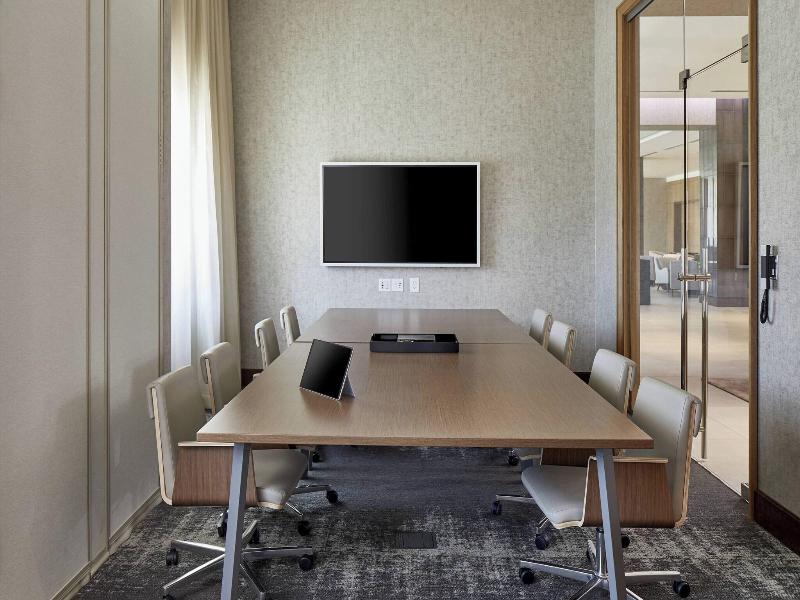 Ac Hotel By Marriott Atlanta Airport Gateway image