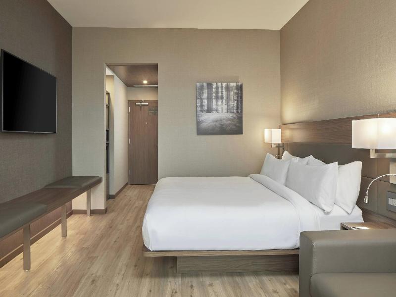 Ac Hotel By Marriott Atlanta Airport Gateway image