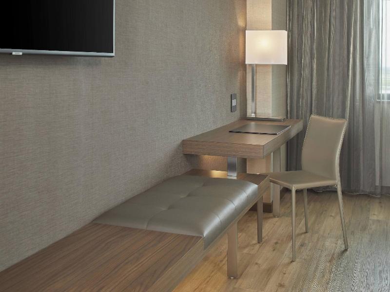 Ac Hotel By Marriott Atlanta Airport Gateway image