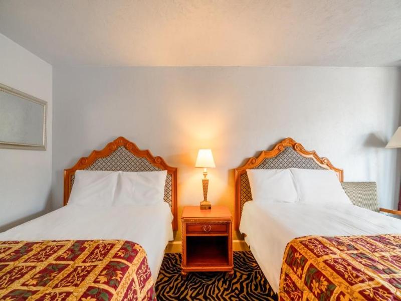Castle Inn & Suites by OYO Lawton image