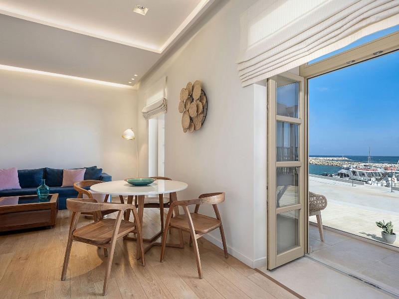 Avra Apartments Kolymbari Harbour image