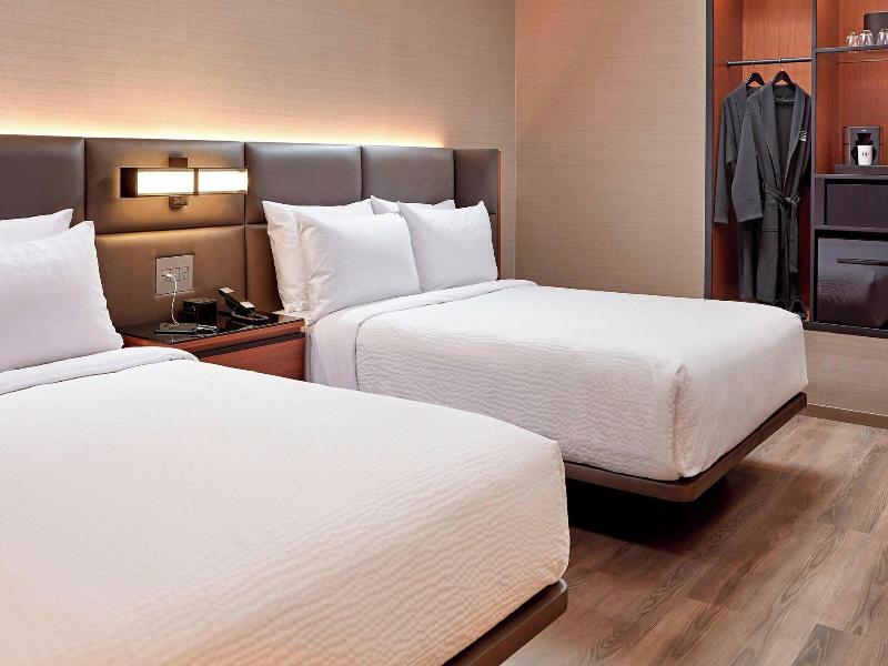 Ac Hotel By Marriott Sunnyvale Cupertino image