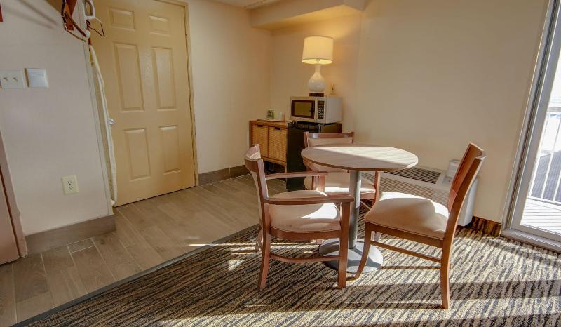 Americana Motor Inn image