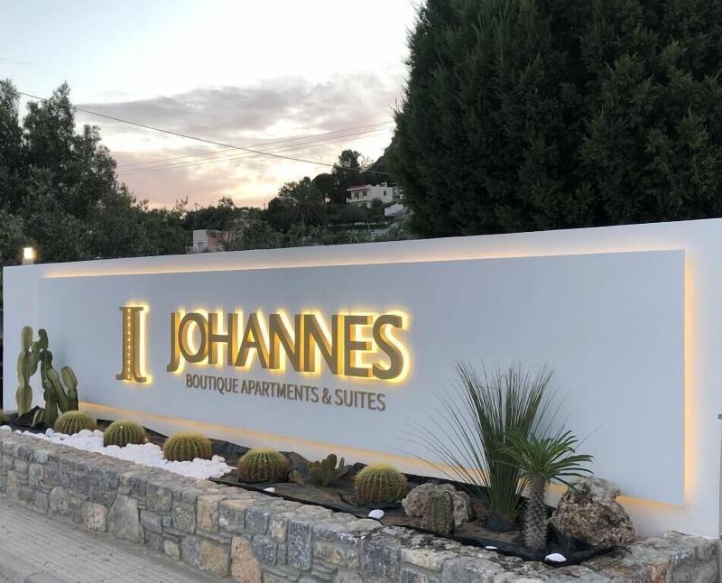 Johannes Apartments