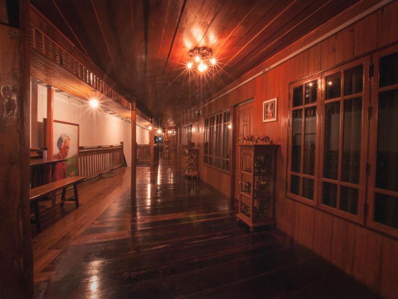 The History Cafe' & Guesthouse