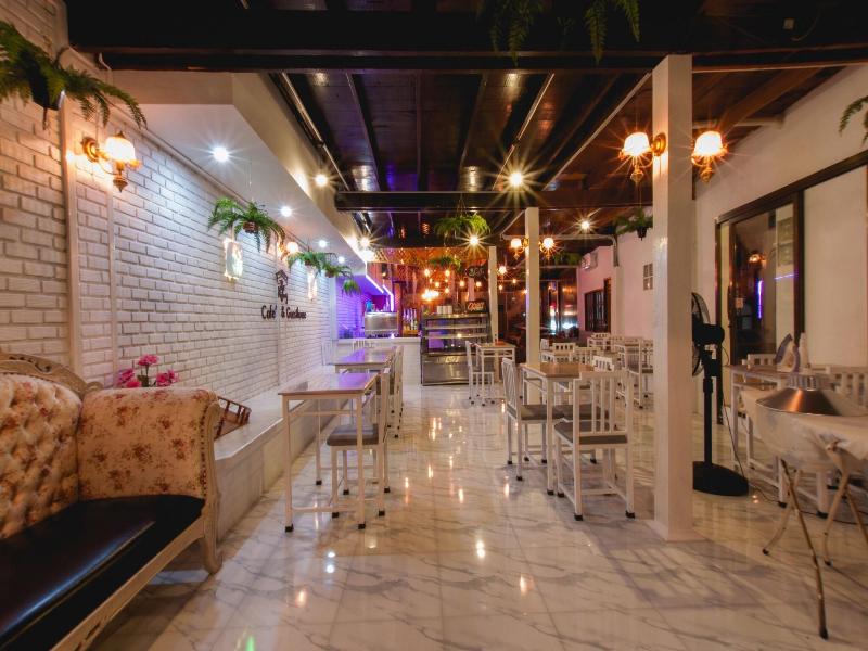 The History Cafe' & Guesthouse