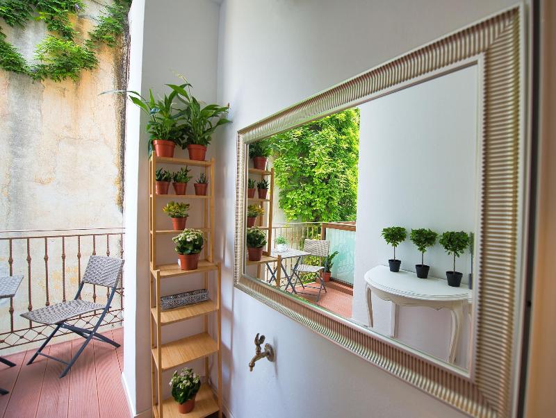 Rastoni Athens Suites Nearacropolis At Tsatsou Str image