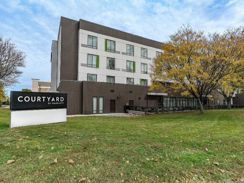 Courtyard By Marriott West Springfield image
