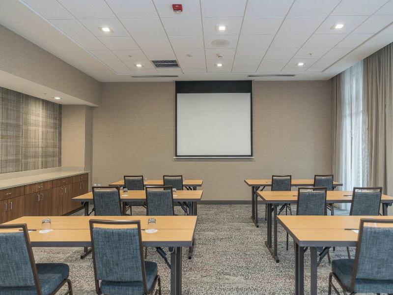 Courtyard By Marriott West Springfield image