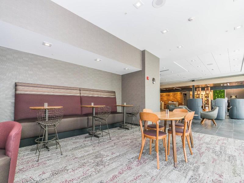 Courtyard By Marriott West Springfield image