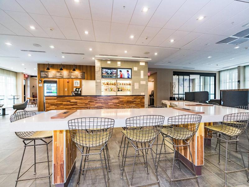 Courtyard By Marriott West Springfield image