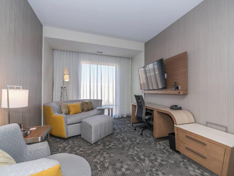 Courtyard By Marriott West Springfield image