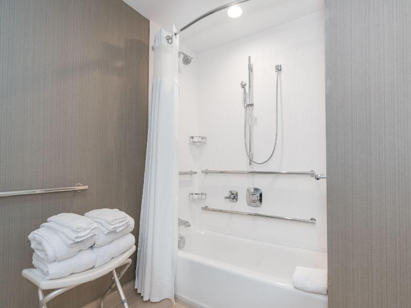 Courtyard By Marriott West Springfield image