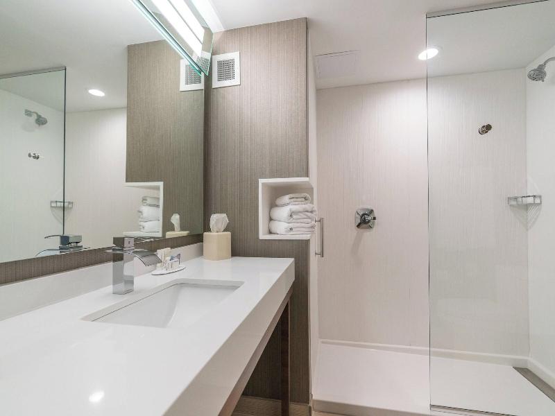 Courtyard By Marriott West Springfield image