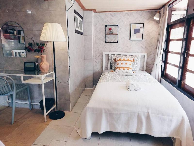 Green Riverside Homestay image