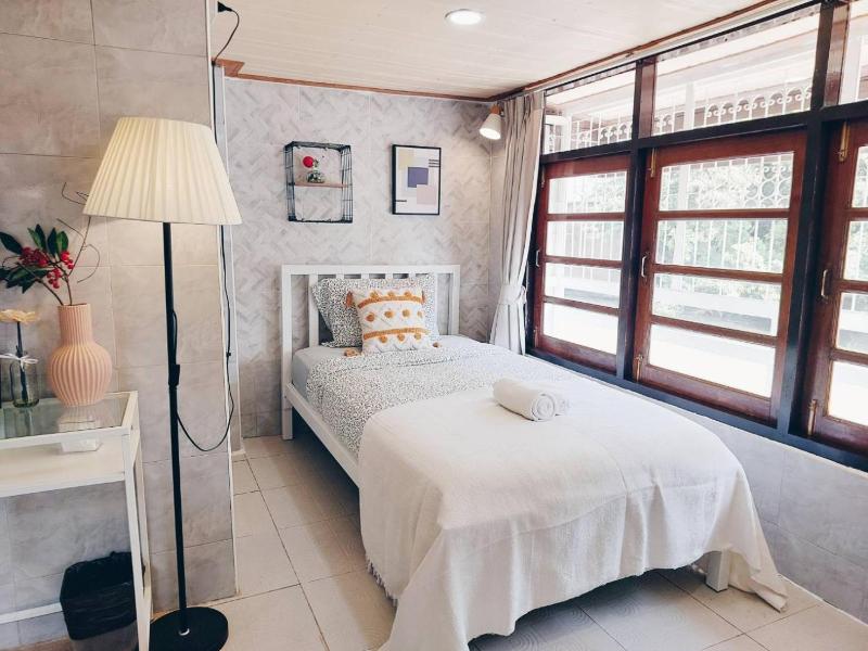 Green Riverside Homestay image